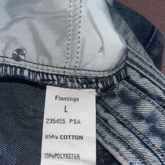 Flamingo Wash Button Fly Raw Hem Mid Rise Denim Shorts - Picture 6 of 7